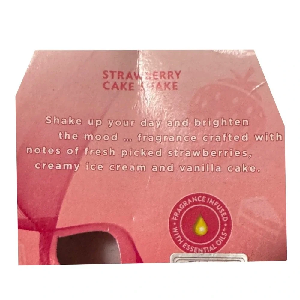 Glade Strawberry Cake Shake 3 Wick Scented Candle 6.8 oz 3-Pack Bundle NEW